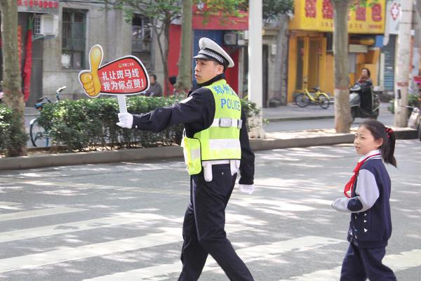 最新过马路理念与实践探索